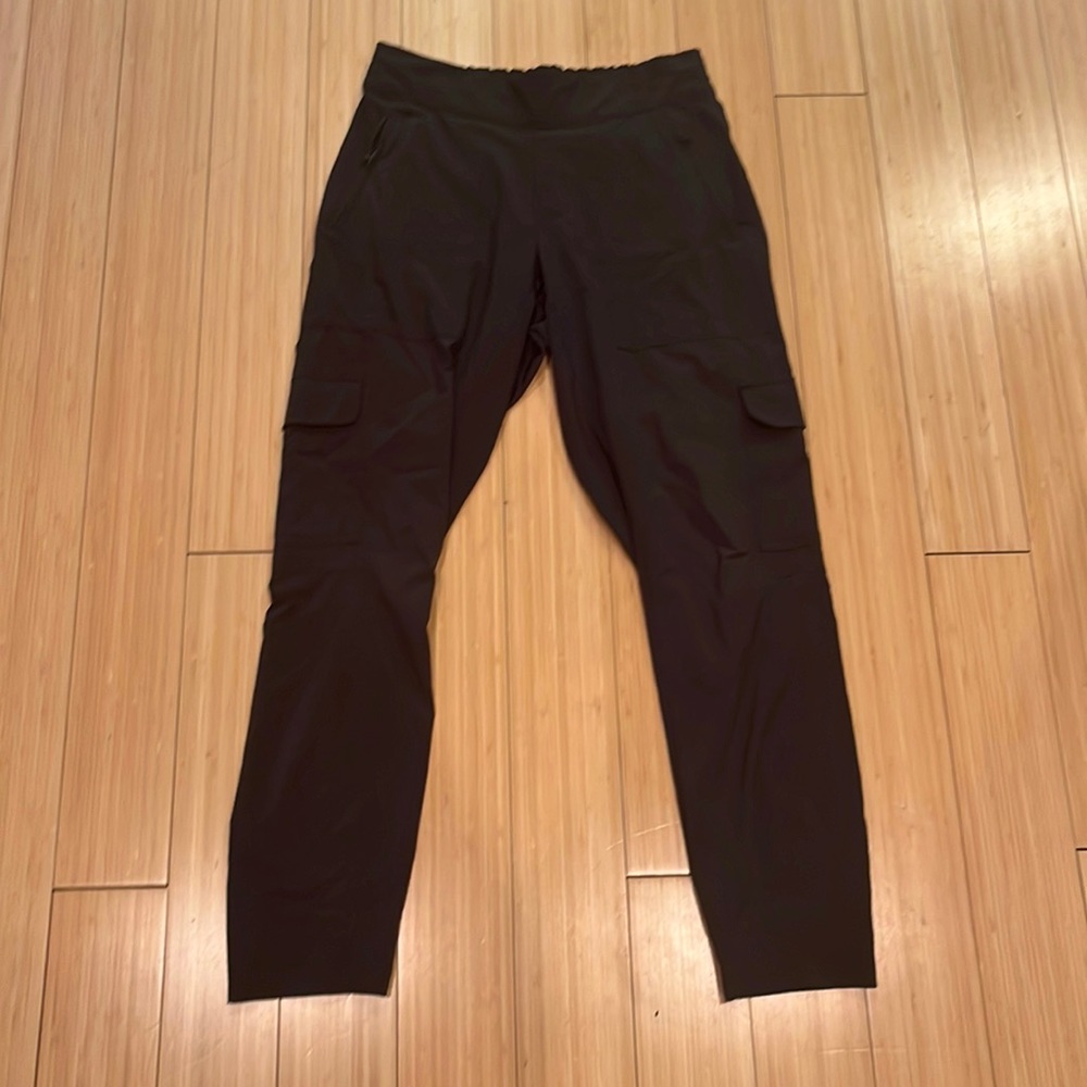 Athleta cargo pants. Size 4. Gently used